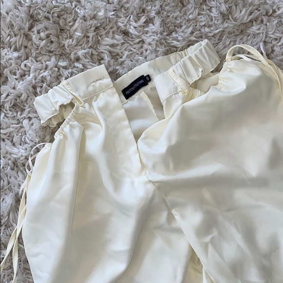 pretty little thing cream Cut out pants - Picture 3 of 5